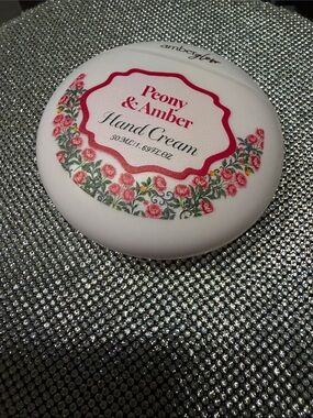 ❣️5/$25❣️Amber Glow Peony & Amber Hand Cream — Pink Nourishing Moisturizer